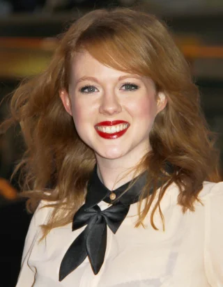 Zoe Boyle height profile photo