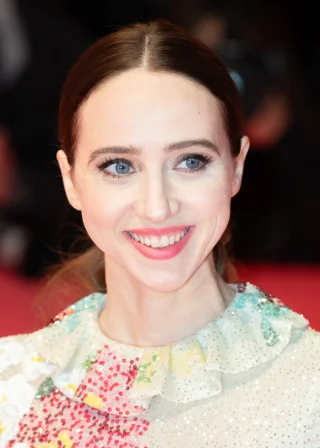 Zoe Kazan height profile photo