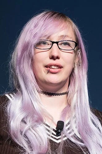 Zoë Quinn height profile photo