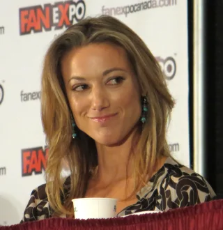 Zoie Palmer height profile photo