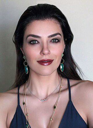 Adrianne Curry Height