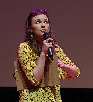 Aisling Bea Height