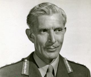 Alan Napier Height