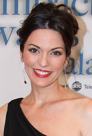 Alana De La Garza Height