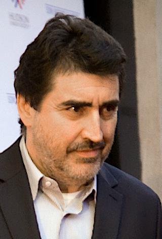 Alfred Molina Height