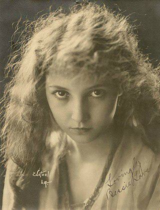 Bessie Love Height