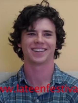 Charlie McDermott Height