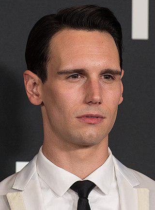 Cory Michael Smith Height