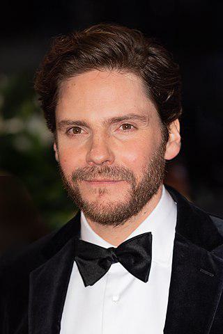 Daniel Bruhl Height