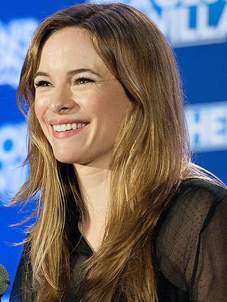 Danielle Panabaker Height