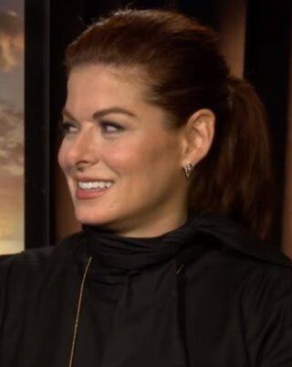 Debra Messing Height