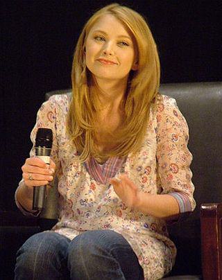 Elisabeth Harnois Height