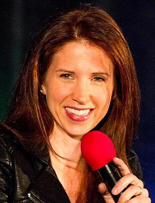 Emily Perkins Height