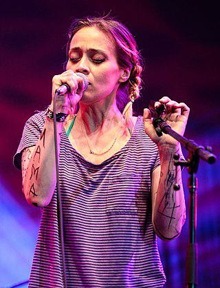 Fiona Apple Height