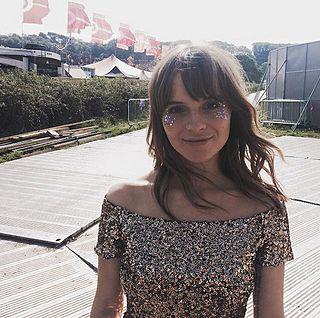 Gabrielle Aplin Height