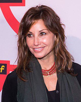 Gina Gershon Height