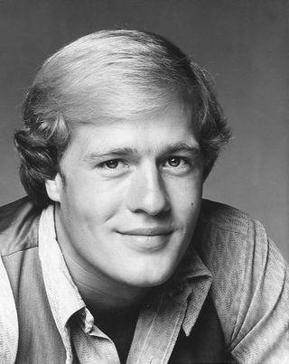 Gregg Henry Height