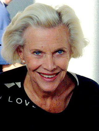 Honor Blackman Height