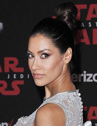 Janina Gavankar Height