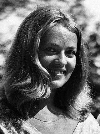 Jeanne Moreau Height