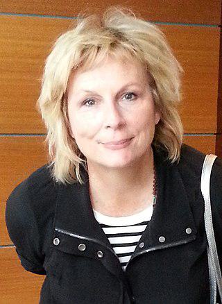 Jennifer Saunders Height