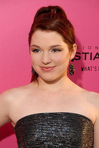 Jennifer Stone Height