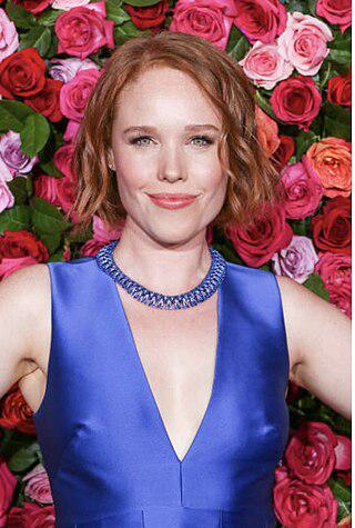 Jessica Keenan Wynn Height