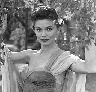 Joanne Dru Height