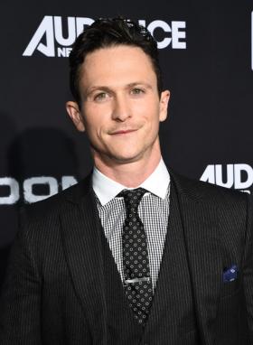 Jonathan Tucker Height