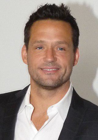 Josh Hopkins Height