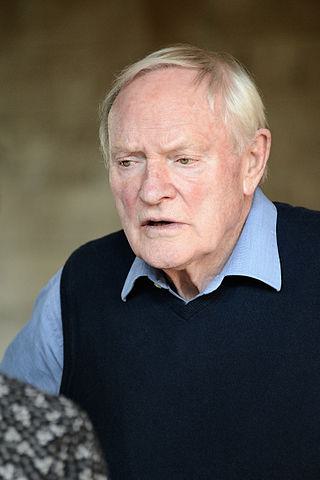 Julian Glover Height