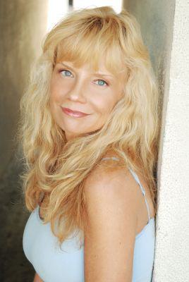 Kelli Maroney Height