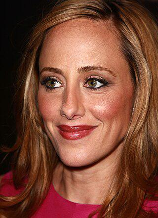 Kim Raver Height