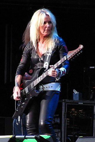 Lita Ford Height