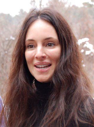 Madeleine Stowe Height