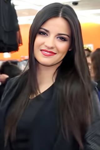 Maite Perroni Height