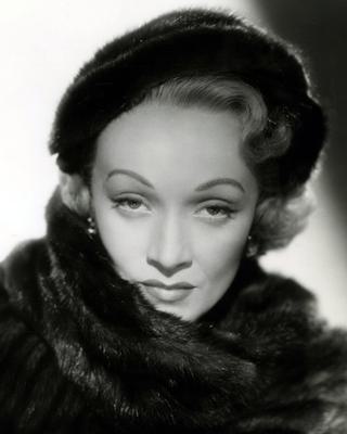 Marlene Dietrich Height