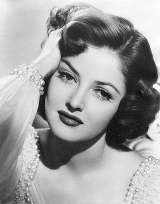 Martha Vickers Height