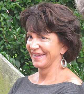 Mercedes Ruehl Height