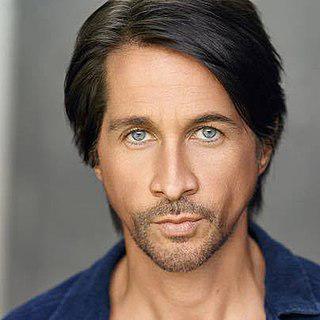 Michael Easton Height