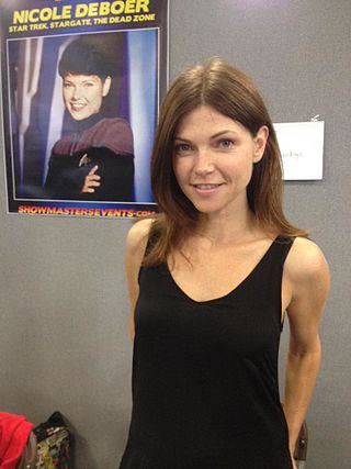 Nicole De Boer Height