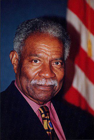 Ossie Davis Height