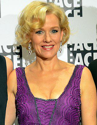 Penelope Ann Miller Height