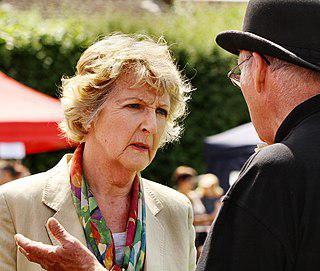 Penelope Keith Height