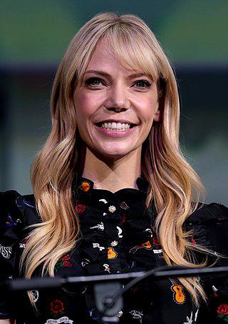 Riki Lindhome Height