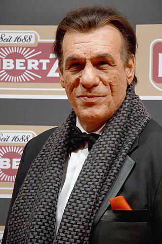 Robert Davi Height