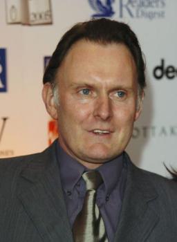 Robert Glenister Height