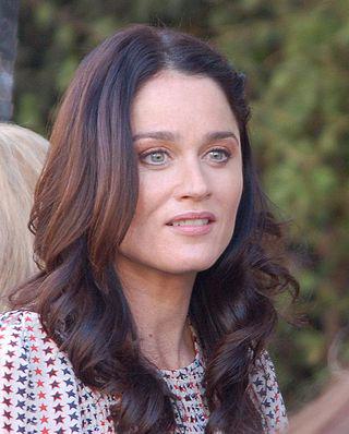 Robin Tunney Height