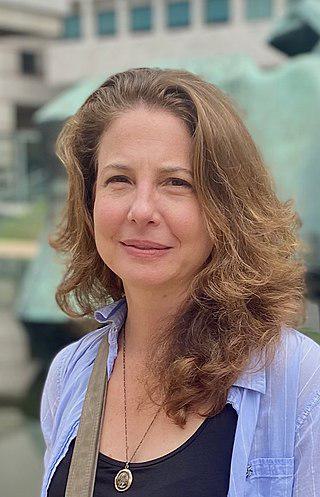 Robin Weigert Height