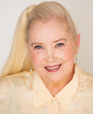 Sally Kirkland Height